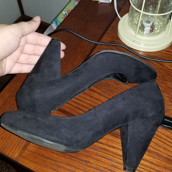 Mudd Black Heels Size 7.5 - Picture 2 of 3